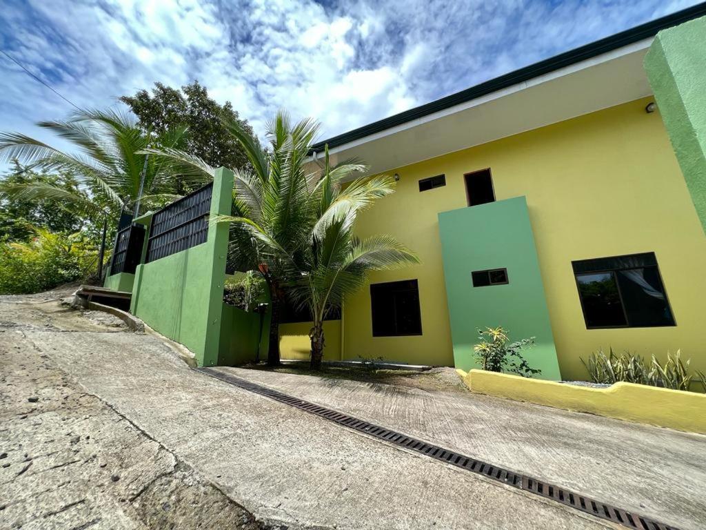 Yellow House Кепос Екстериор снимка