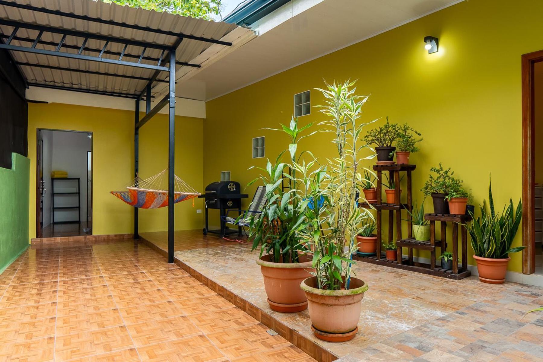 Yellow House Кепос Екстериор снимка